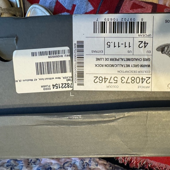 ECCO, Flash Leather T-Strap Sandals, good used, size 11- 11.5 grey metallic - Picture 9 of 9